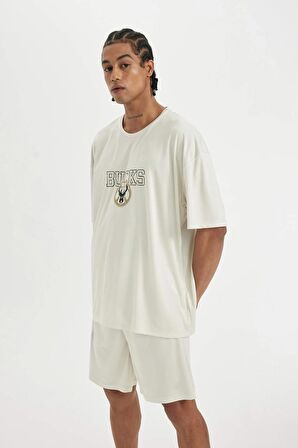 DeFactoFit NBA Milwaukee Bucks Oversize Geniş Kalıp Bisiklet Yaka Ağır Kumaş Sırt Baskılı Kısa Kollu Tişört B9919AX24SMBG662