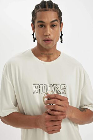 DeFactoFit NBA Milwaukee Bucks Oversize Geniş Kalıp Bisiklet Yaka Ağır Kumaş Sırt Baskılı Kısa Kollu Tişört B9919AX24SMBG662