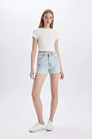 DeFacto Mom Fit Yüksek Bel Katlamalı Paça Jean Şort C2379AX24HSNM39