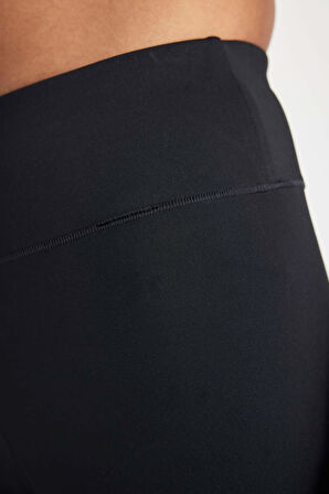 DeFactoFit Siyah Yüksek Bel Beli Saran Biker Esnek Kısa Basic Düz Sporcu Tayt Z6741AZ24AUBK81