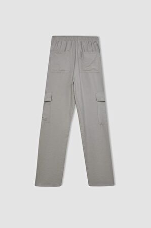 DeFacto Wide Leg Dökümlü Kumaş Pantolon Beli Lastikli Bağcıklı Geniş Bol Paça Cepli Yüksek Bel Uzun Boy Paça Yırtmaçlı A9212AX24SMGR454