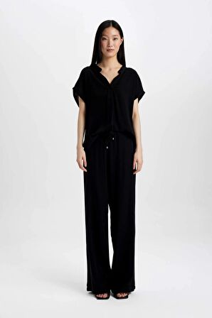 DeFacto Regular Fit Bisiklet Yaka Krinkıl Kumaş Kısa Kollu Bluz U5327AZ24SMBK81