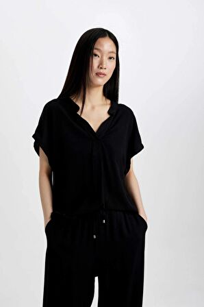 DeFacto Regular Fit Bisiklet Yaka Krinkıl Kumaş Kısa Kollu Bluz U5327AZ24SMBK81