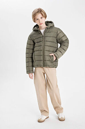 DeFacto Erkek Çocuk Su İtici Kapüşonlu Basic Düz Şişme Mont A1875A824AUKH210