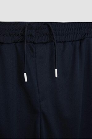 DeFactoFit Standart Fit Sporcu Kısa Paça Ağır Kumaş Şort