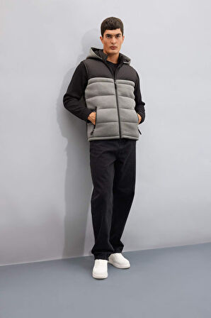 DeFacto Slim Fit Cepli Yelek Dar Kesim Renk Bloklu Kapüşonlu Fermuarlı C5025AX24WNBK27