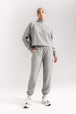 DeFactoFit Standart Fit Sporcu Jogger Eşofman Altı Beli Paçası Lastikli D1707AX24AUGR93