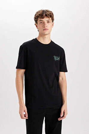 Defacto D5467 Siyah Rick and Morty Regular Fit Bisiklet Yaka Sırt Baskılı Kısa Kollu Tişört