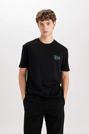 Defacto D5467 Siyah Rick and Morty Regular Fit Bisiklet Yaka Sırt Baskılı Kısa Kollu Tişört