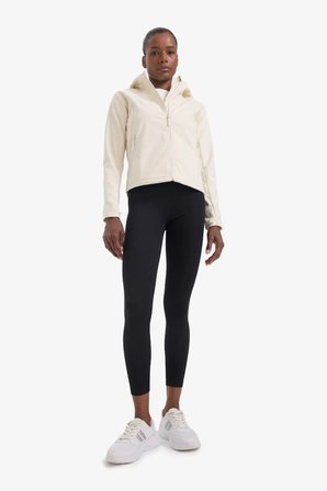 DeFactoFit Su İtici Regular Fit Kapüşonlu Fermuarlı Softshell Mont D6088AX25SPBG721