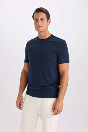 DeFacto Slim Fit Dar Kesim Bisiklet Yaka Krinkıl Kısa Kollu Tişört D7225AX25SPNV64