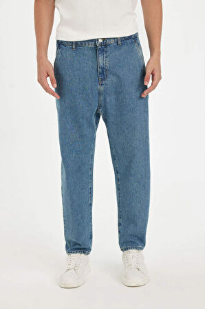 Relaxed Slouchy Fit Havuç Kalıp Normal Bel Daralan Paça Jean Kar Yıkamalı Pantolon
