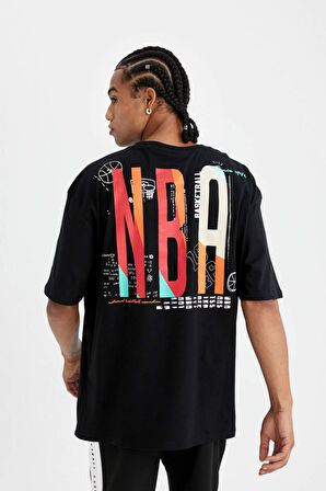 DeFactoFit NBA Wordmark Oversize Geniş Kalıp Bisiklet Yaka Sırt Baskılı Pamuklu Kısa Kollu Tişört A1890AX24AUBK81