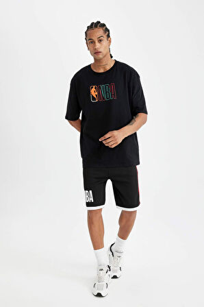 DeFactoFit NBA Wordmark Oversize Geniş Kalıp Bisiklet Yaka Sırt Baskılı Pamuklu Kısa Kollu Tişört A1890AX24AUBK81