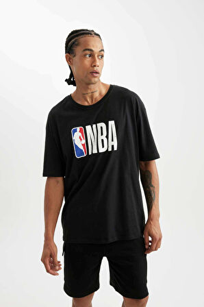 DeFactoFit NBA Wordmark Oversize Geniş Kalıp Bisiklet Yaka Baskılı Pamuklu Kısa Kollu Tişört V0772AZ24AUBK27