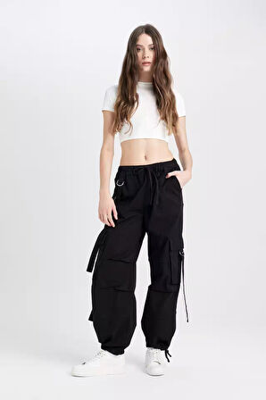 DeFacto Coool Fitted Vucuda Oturan Desenli Tül Kısa Kollu Siyah Tişört D8033AX24WNBK81