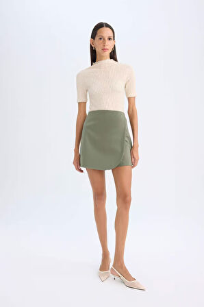 DeFacto Slim Fit Dar Kesim Yarım Balıkçı Yaka Bürümcük Kısa Kollu Tişört D7594AX24AUBG26