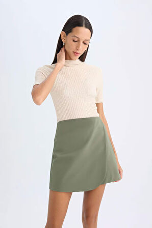 DeFacto Slim Fit Dar Kesim Yarım Balıkçı Yaka Bürümcük Kısa Kollu Tişört D7594AX24AUBG26