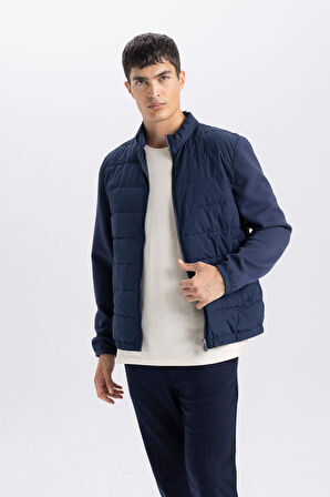 DeFacto Slim Fit Dar Kesim Dik Yaka Lastikli ve Fermuarlı Su Geçirmez Mont D7532AX25SPNV147