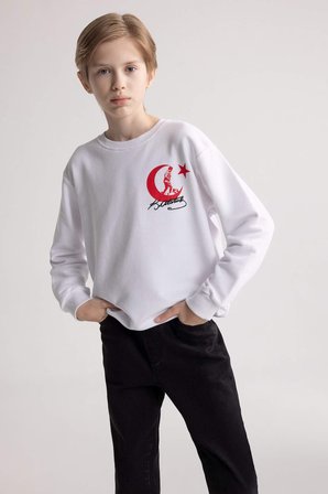 DeFacto Beyaz Bisiklet Yaka Atatürk Baskılı Nakışlı Sweatshirt Erkek Çocuk D8200A824WNWT34