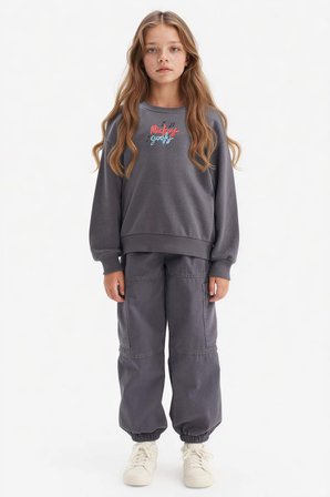 DeFacto Disney Mickey Mouse &Friends Oversize Geniş Kalıp Kapüşonlu Sırt Baskılı Sweatshirt Kız Çocuk D4378A824WNAR148