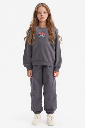 DeFacto Disney Mickey Mouse &Friends Oversize Geniş Kalıp Kapüşonlu Sırt Baskılı Sweatshirt Kız Çocuk D4378A824WNAR148