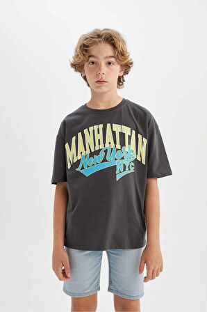 DeFacto Erkek Çocuk Oversize Fit Bisiklet Yaka Baskılı Kısa Kollu Tişört C3901A824HSAR148