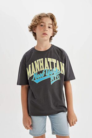 DeFacto Erkek Çocuk Oversize Fit Bisiklet Yaka Baskılı Kısa Kollu Tişört C3901A824HSAR148