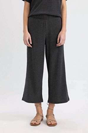 DeFacto Wide Leg Geniş Bol Paça Normal Bel Bürümcük Kapri Pantolon C4329AX24SPBK81