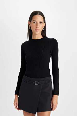 DeFacto A Kesim Yüksek Bel Kemerli Asimetrik Şort Etek D6448AX24HSBK81