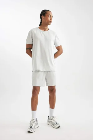 DeFactoFit Siyah Standart Fit Normal Kesim Bisiklet Yaka Sporcu Kısa Kollu Tişört C9175AX24AUGR493