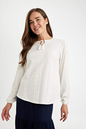 DeFacto Regular Fit Bisiklet Yaka Bağlamalı Flamlı Pamuk Uzun Kollu Tişört D6457AX24AUER105