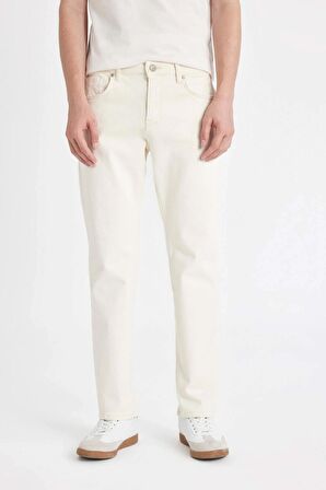 DeFacto Sergio Regular Fit Normal Kalıp Normal Bel Boru Paça Jean Pantolon D4460AX24HSBG714