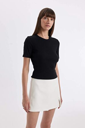 DeFacto Slim Fit Bisiklet Yaka Fitilli Kaşkorse Basic Kısa Kollu Tişört C0097AX24AUBK81
