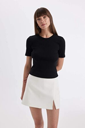 DeFacto Slim Fit Bisiklet Yaka Fitilli Kaşkorse Basic Kısa Kollu Tişört C0097AX24AUBK81
