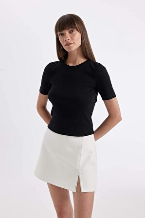 DeFacto Slim Fit Bisiklet Yaka Fitilli Kaşkorse Basic Kısa Kollu Tişört C0097AX24AUBK81