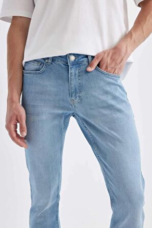 DeFacto Pedro Slim Fit Dar Kalıp Normal Bel Dar Paça Jean Pantolon D4466AX24HSNM39