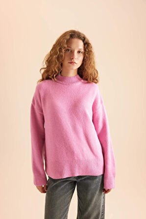 Oversize Fit Geniş Kalıp Yarım Balıkçı Yaka Triko Kazak