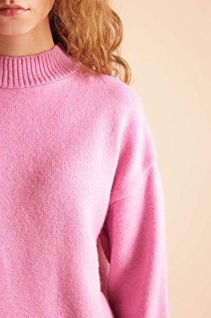 Oversize Fit Geniş Kalıp Yarım Balıkçı Yaka Triko Kazak