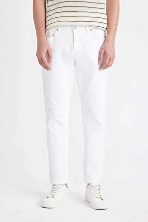 DeFacto The 90's Slim Fit Dar Kalıp Yüksek Bel Dar Paça Beyaz Jean Pantolon D4463AX24HSWT34