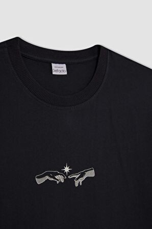 DeFacto %100 Pamuk Oversize Geniş Kalıp Bisiklet Yaka Baskılı Kısa Kollu Tişört C7165AX24SMAR138