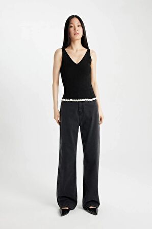 DeFacto Fitted V Yaka Basic Düz Triko Atlet D3000AX24SMBK27