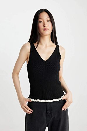 DeFacto Fitted V Yaka Basic Düz Triko Atlet D3000AX24SMBK27