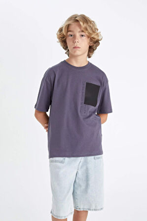 DeFacto Erkek Çocuk Oversize Geniş Kalıp Bisiklet Yaka Yazı Baskılı Kısa Kollu Tişört D0987A824AUIN254