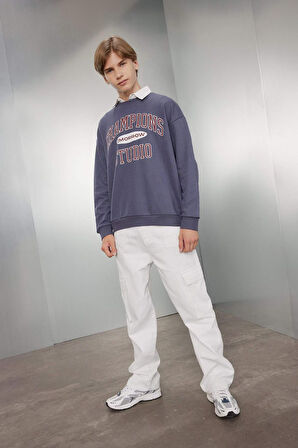 DeFacto Erkek Çocuk Oversize Geniş Kalıp Bisiklet Yaka Yazı Baskılı Okul Sweatshirt D0983A824AUIN254