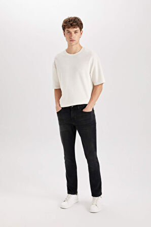 DeFacto Pedro Slim Fit Dar Kalıp Normal Bel Dar Paça Siyah Jean Pantolon R8788AZ24AUNM40
