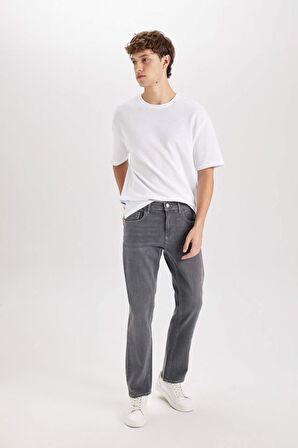 DeFacto Sergio Regular Fit Normal Kalıp Normal Bel Boru Paça Jean Pantolon B7349AX24AUNM55