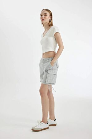DeFacto Coool Regular Fit Normal Bel Kısa Paça Gabardin Şort D1006AX24SMGR296
