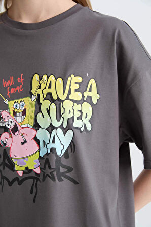 DeFacto Coool SpongeBob Oversize Geniş Kalıp Bisiklet Yaka Kısa Kollu Tişört D9117AX25SMAR58