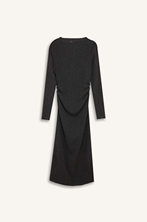 DeFacto Bodycon Vücudu Saran Yarım Balıkçı Yaka Basic Düz Bürümcük Uzun Kollu Midi Elbise D8643AX24AUAR104